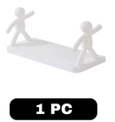 Rack suspenso de parede em forma humana.